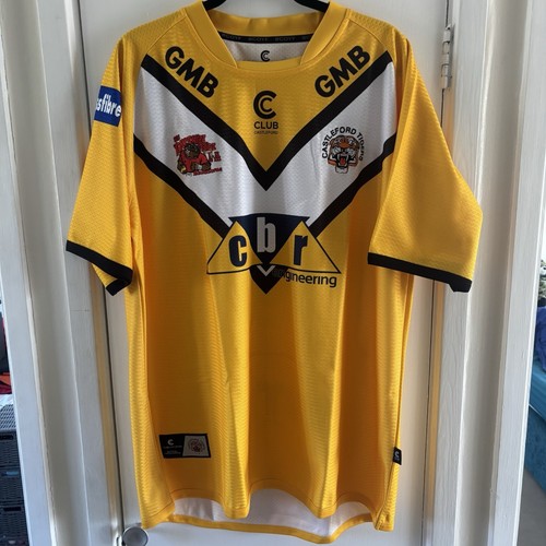 Castleford tigers rugy top - castleford,