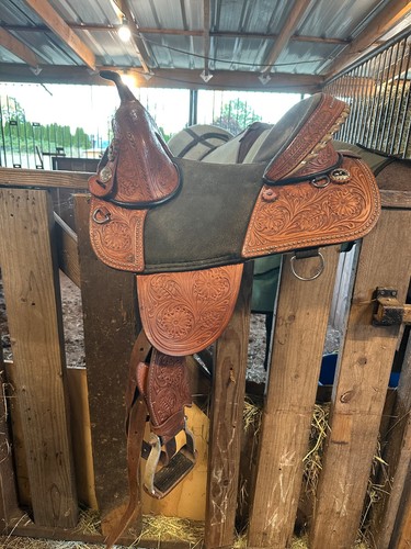 Hilason treeless saddle - 15”,