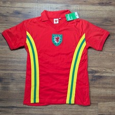BNWT Official Wales 1976 Home