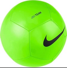 NEW NIKE Pitch Team TPU