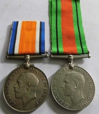 PAIR OFFICER MEDALS LIEUT