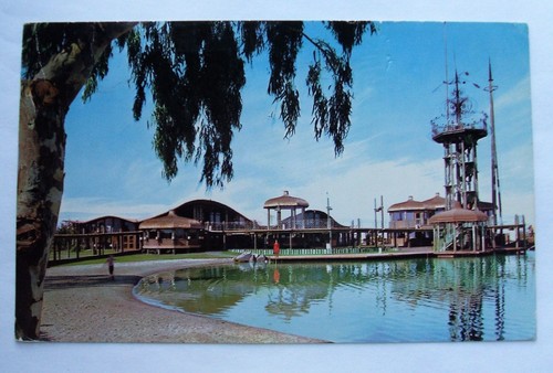 Postcard vacation village - -,