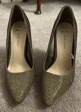 New Look Women’s Gold High Heels. Size: 5/38