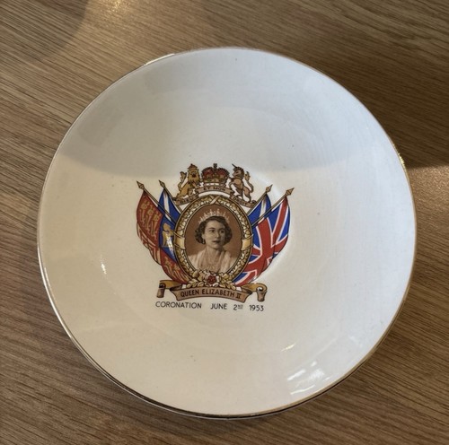 Vintage plate queen elizabeth - vintage,