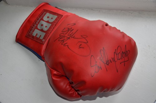 Boxing glove signed sir - boxing,
