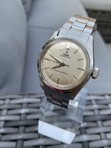 Lovely tudor oyster - lovely, royal