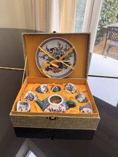 Chinese miniature - , (doll-sized)