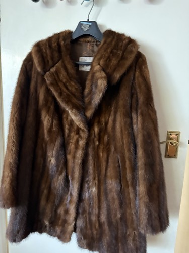 Stunning glossy real mink fur - stunning,