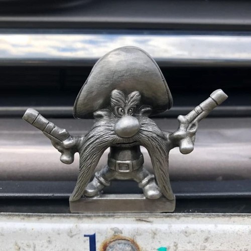 Wile coyote car - front, cover