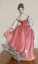 ROYAL DOULTON Figurine -