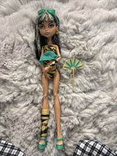 Moneter High Gloom Beach Cleo