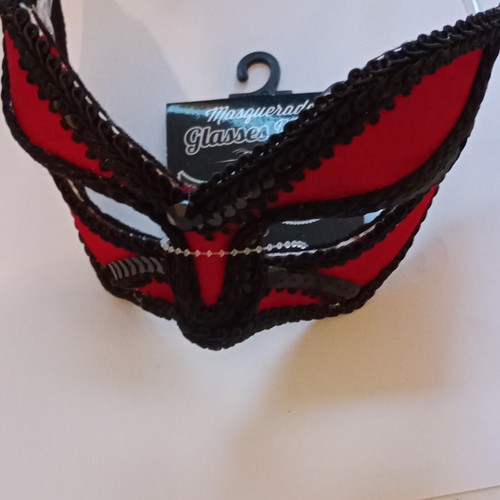 Masquerade red black - red,