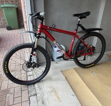 Voodoo Hoodoo 26” Trail Men's Mountain Bike Red Designed by Joe Murray