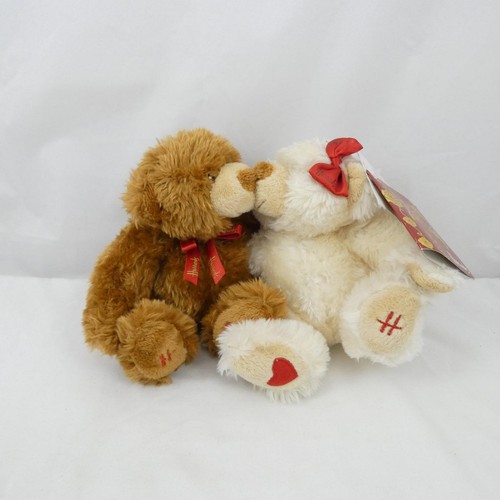 Harrods valentine kissing - valentine,