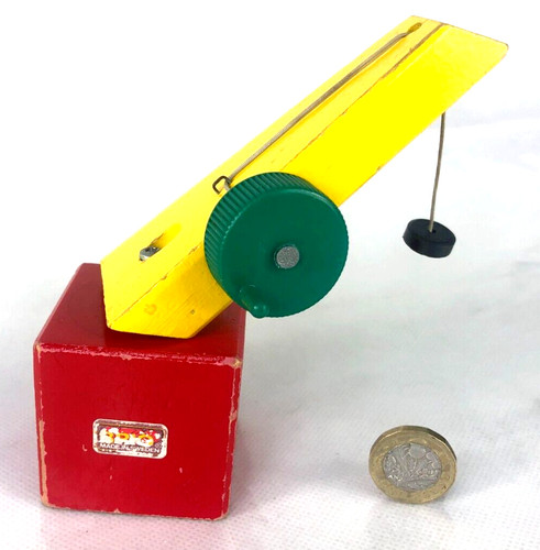 Crane magnet loading train - loading,
