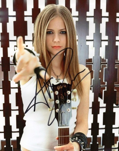 Avril lavigne autographed - avril,