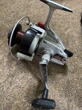 DAIWA 1050 POPULAR SERIES FIXED SPOOL COARSE FISHING REEL. BOXED & PARTS SHEET