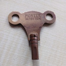 Vintage brass 'butterfly' clock winding key, British made, Size 10, 4.75mm