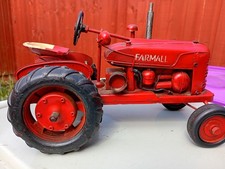 Metal tractor orniment model - metal,