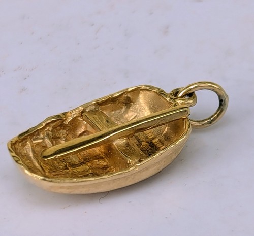 9ct gold charm pendant - 9ct,