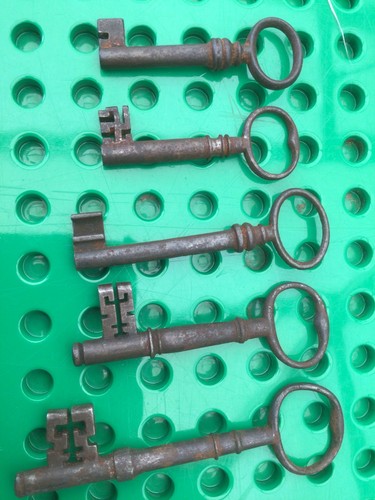 Vintage keys job - vintage, lot