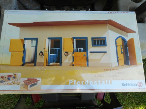 Schleich horse stable toy - horse, stable;