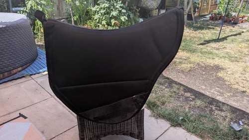 Torsion treeless saddle pad