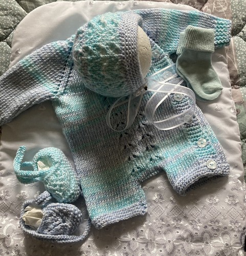 Hand knitted reborn dolls - hand,