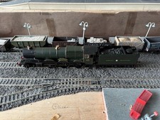 Hornby R2233 GWR 4-6-0 King