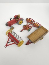 DINKY TOYS MASSEY HARRIS