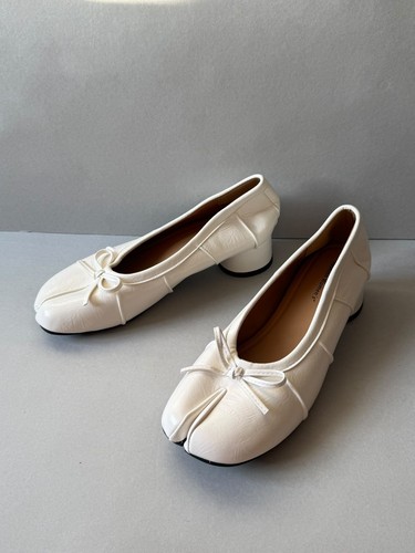 Tabi milk white - split, toe