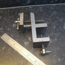  TOOLMAKERS VICE  OPENING TO 2" JAWS 1 1/2" WIDE 