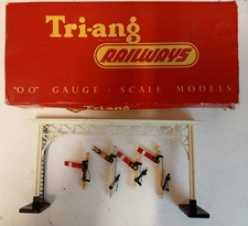 Triang R140 Signal Gantry