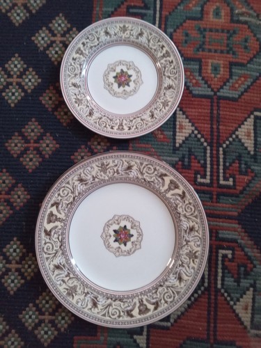 Wedgwood florentine brown - florentine, side