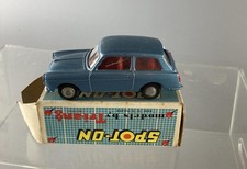 SPOT ON TRIANG #154 AUSTIN A40 FARINA RARE METALLIC EMERALD GREEN COLOUR BOXED