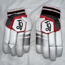 Kookaburra Cricket Batting