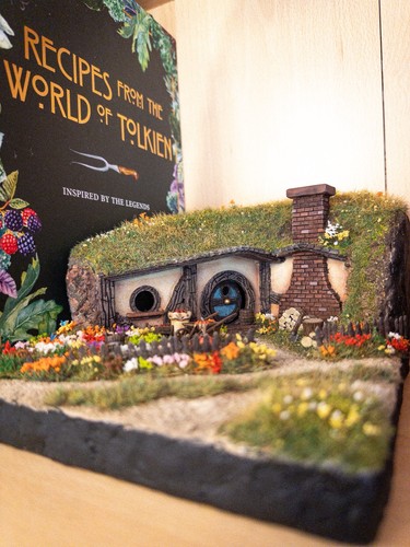 Halfling hobbit hole - halfling,