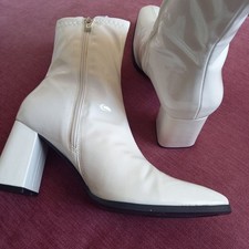Catwalk UK 7 EU 41 BNIB White Patent Ankle Boots Mid Heel 60s Retro