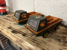 2 Vintage tri-ang Toy