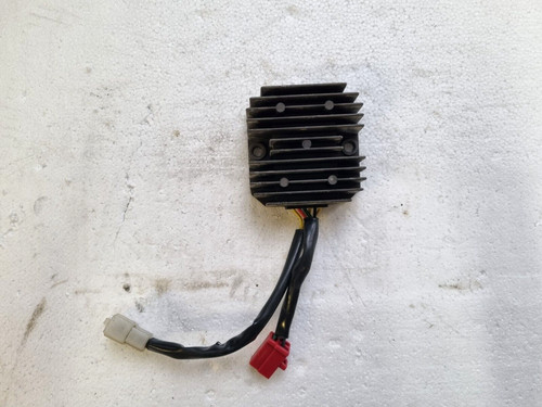 Voltage regulator sh532b - voltage,