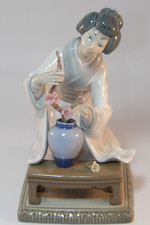Lladro 8" Japanese Oriental
