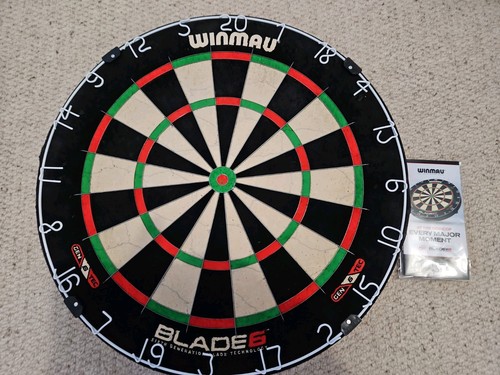 Winmau blade dartboard and - blade,