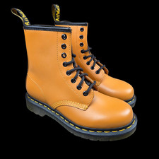 Dr. Martens 1460 8-Eye Pumpkin