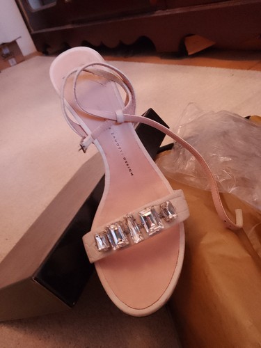 Designer giuseppe zanotti - designer,