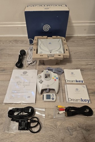 Boxed sega dreamcast console - sega,