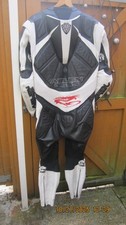 ARLEN NESS FULL LEATHERS ONE PIECE BLACK / WHITE VGC FULL ARMOUR UK SIZE 46 XL