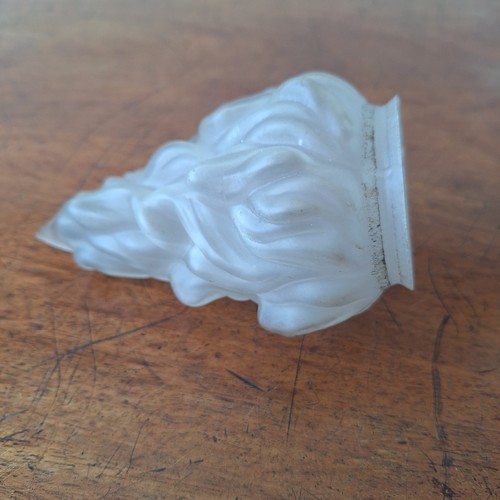 Small vintage frosted flame - small,
