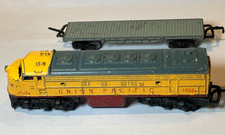 LONE STAR LOCOS - Union Pacific EL.62 diesel & flat bed wagon - 1960's die cast