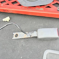 Daihatsu Sirion 5D Hatchback Seat Belt Buckle ffside Front OE067902