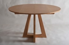 Dining table. Extending. Solid